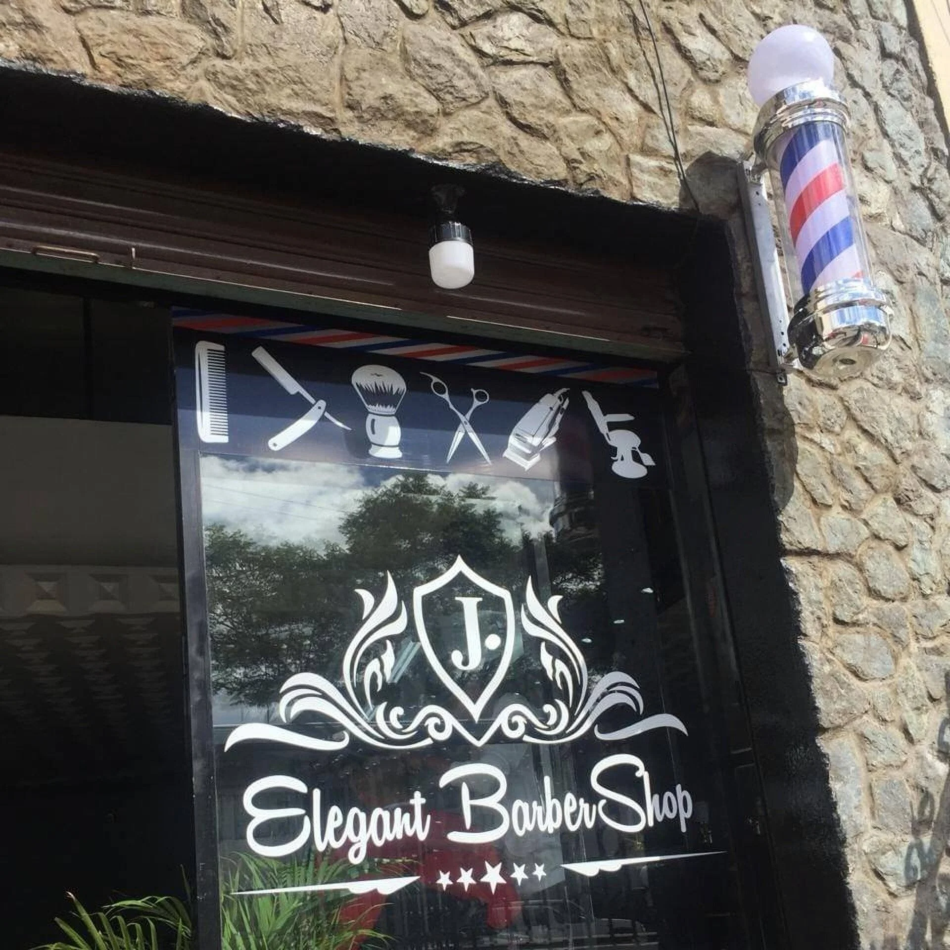 Barbería-elegant-barber-shop-12190