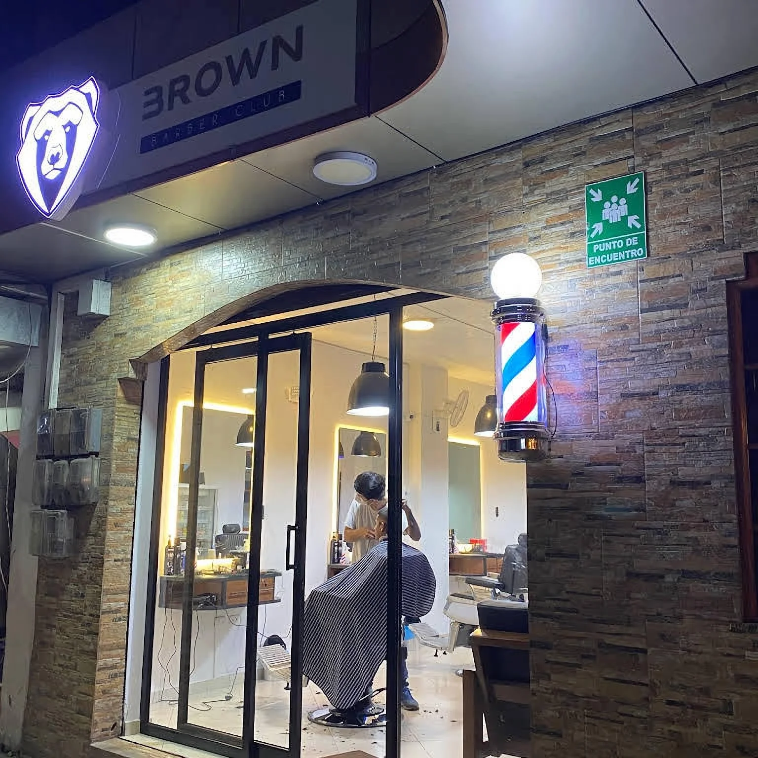 Barbería-brown-barber-club-12756