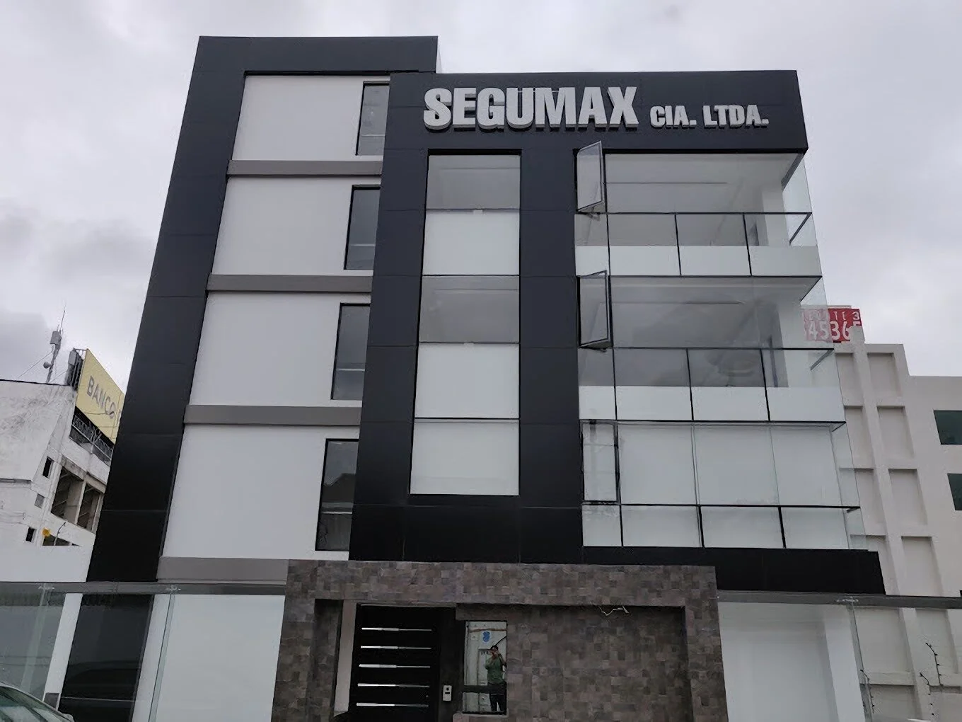 Empresas de seguridad-segumax-15030