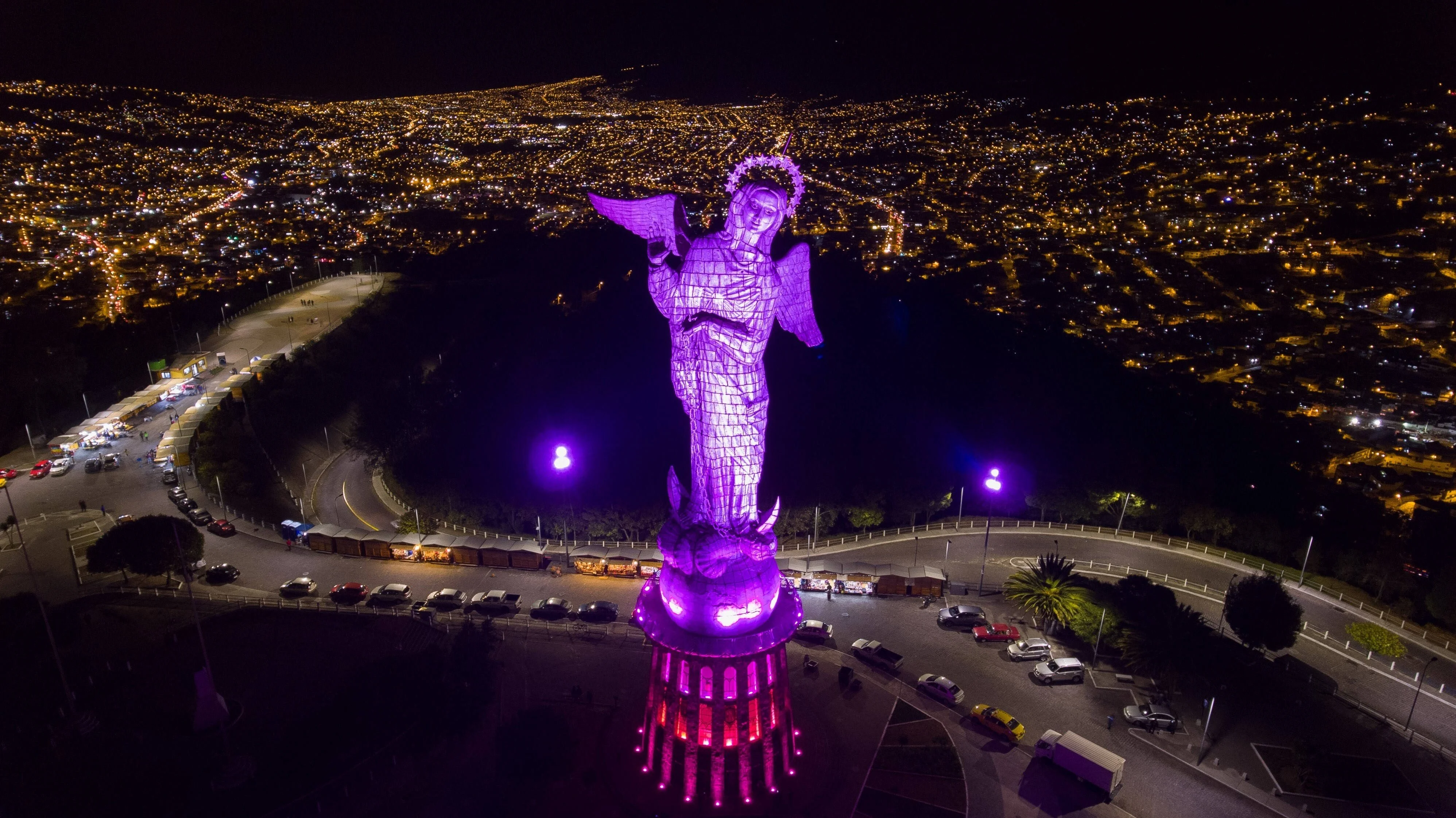 Lugares Turisticos-el-panecillo-20667