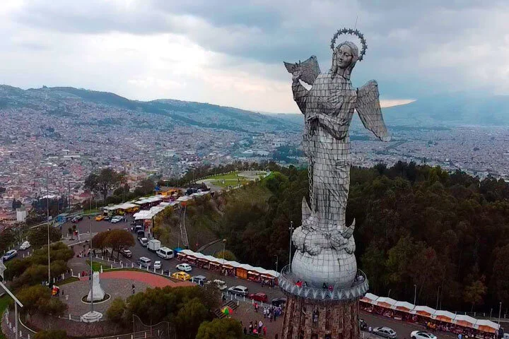 Lugares Turisticos-virgen-del-panecillo-20672