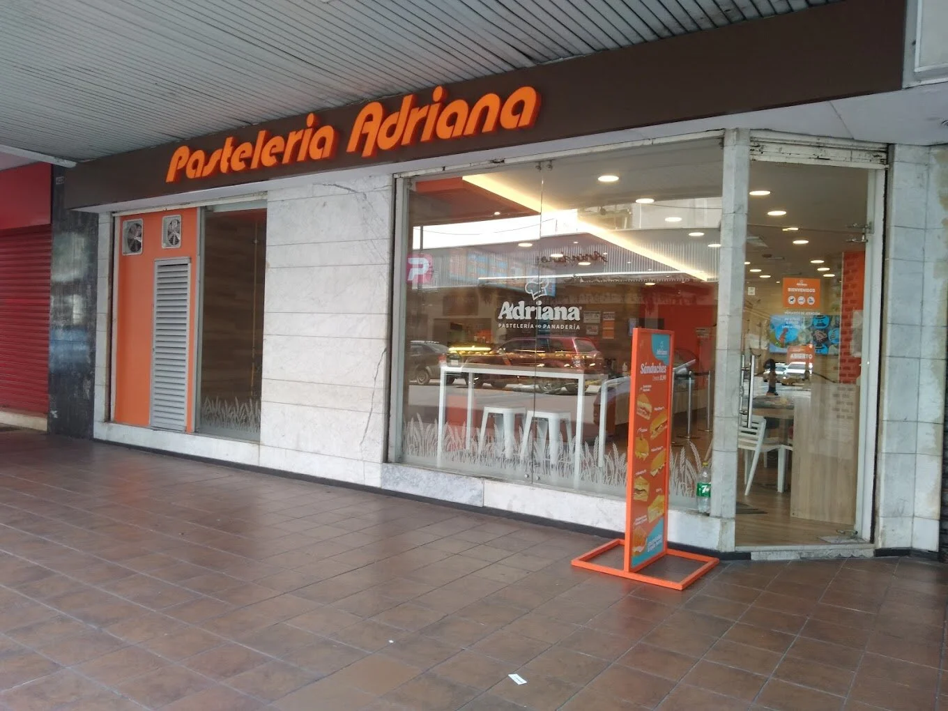 Panaderías-adriana-banco-park-pasteleriapanaderia-20872