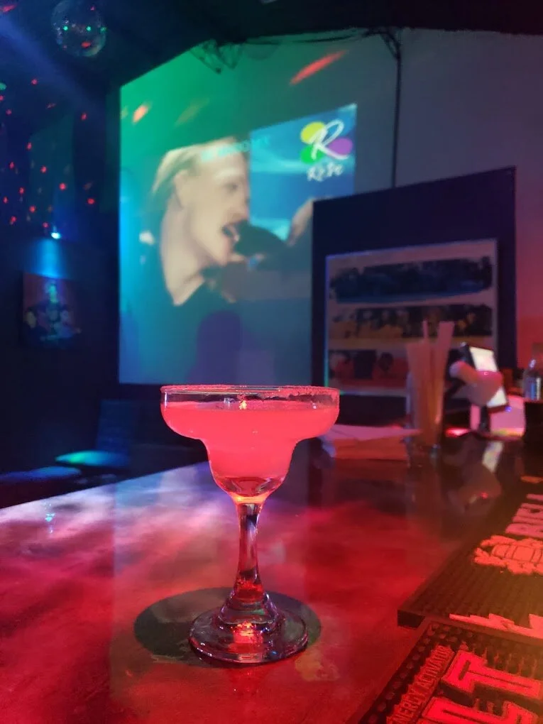 Bar-retro-bar-el-primer-bar-de-los-80s-en-quito-ahora-en-nuevo-local-por-los-granados-quito-21375