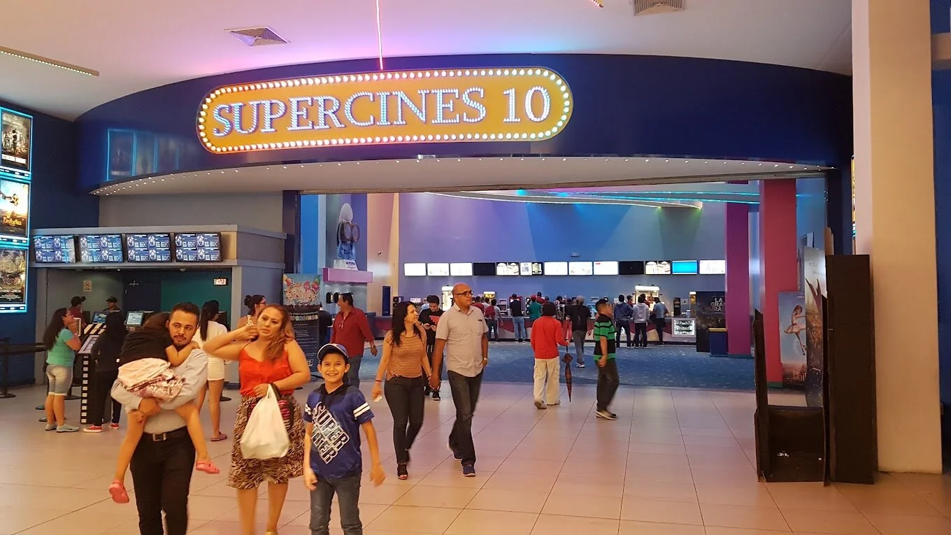 Cine-supercines-cc-riocentro-norte-23782