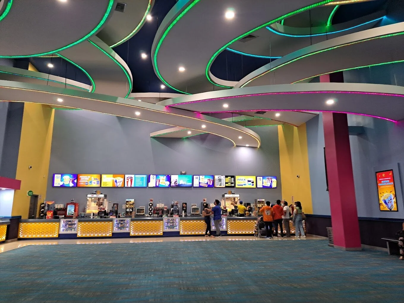 Cine-supercines-cc-riocentro-norte-23783