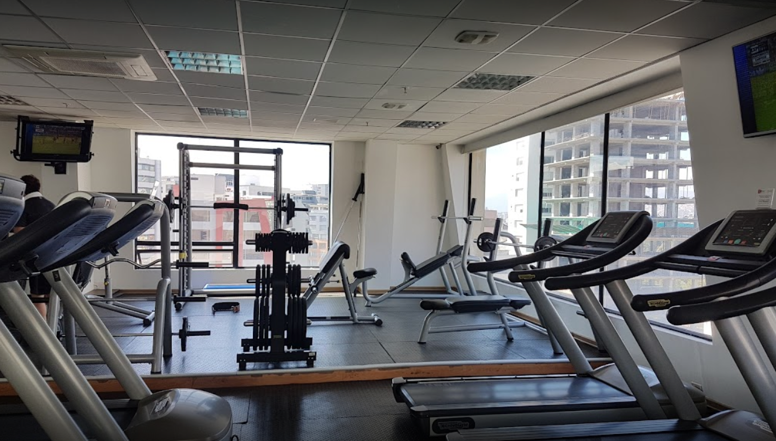 Gimnasio-phisique-wellness-club-dann-carlton-7046