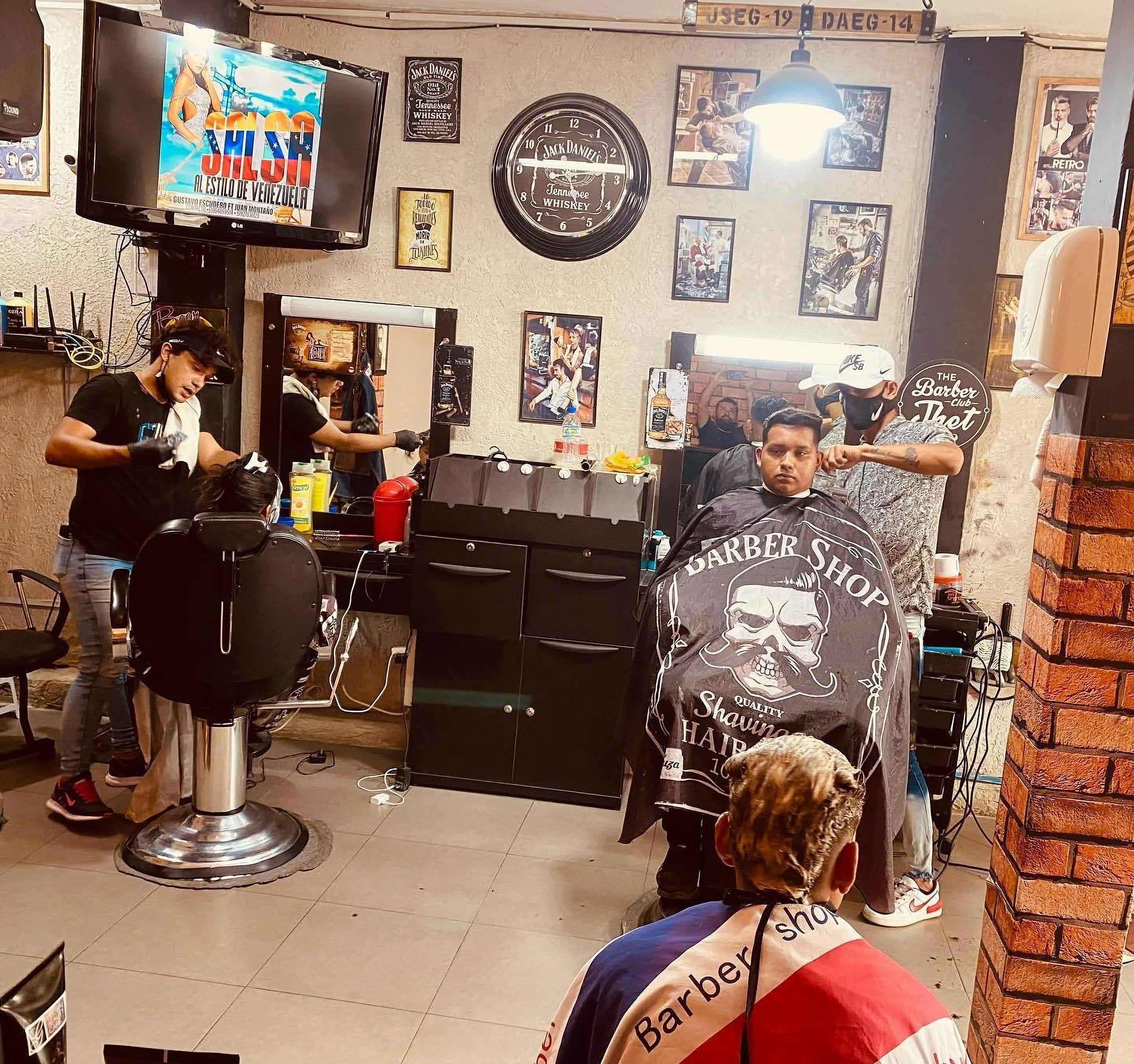 Barbería-the-barber-club-jhet-9489