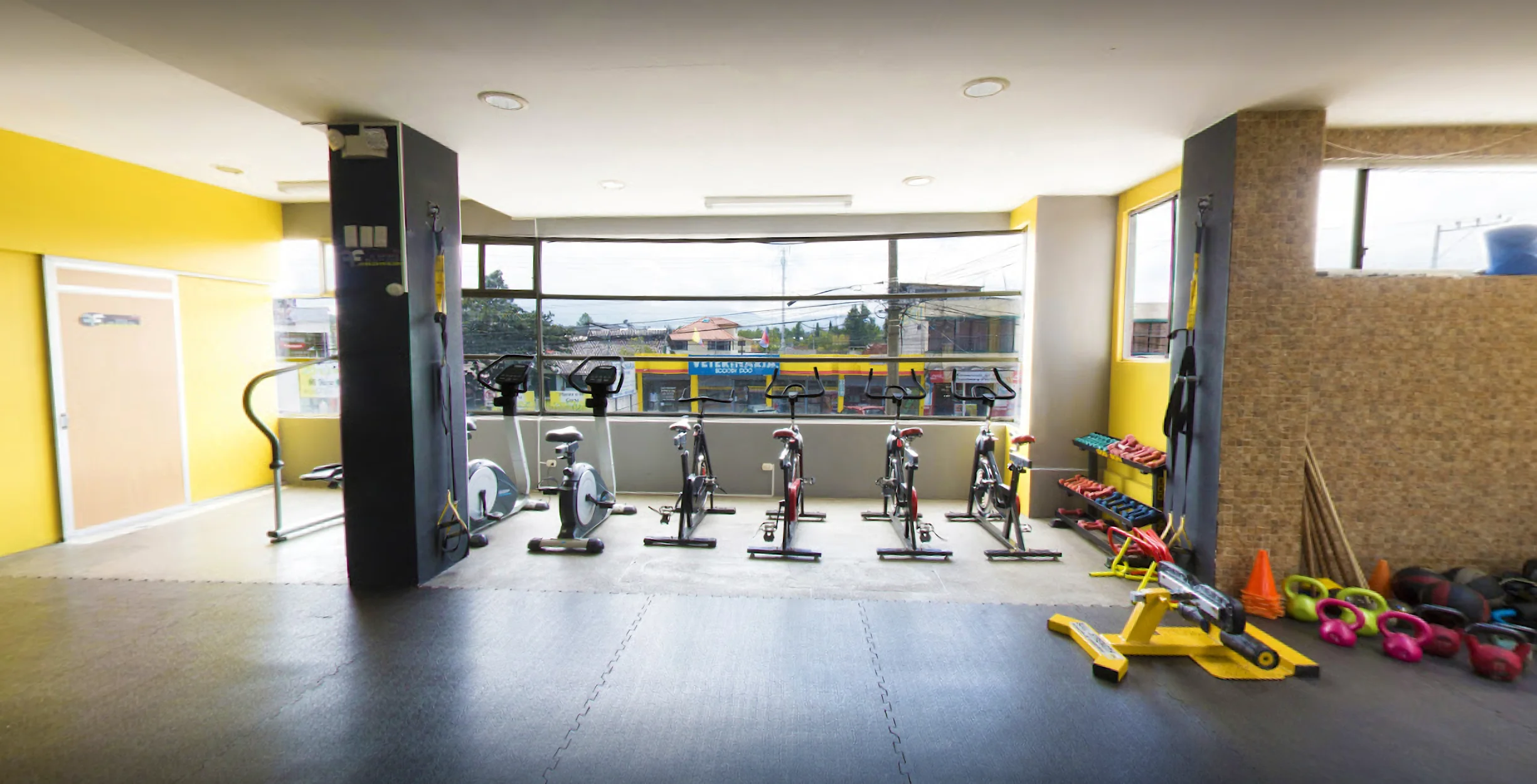 Gimnasio-fitness-factory-valle-de-los-chillos-9647