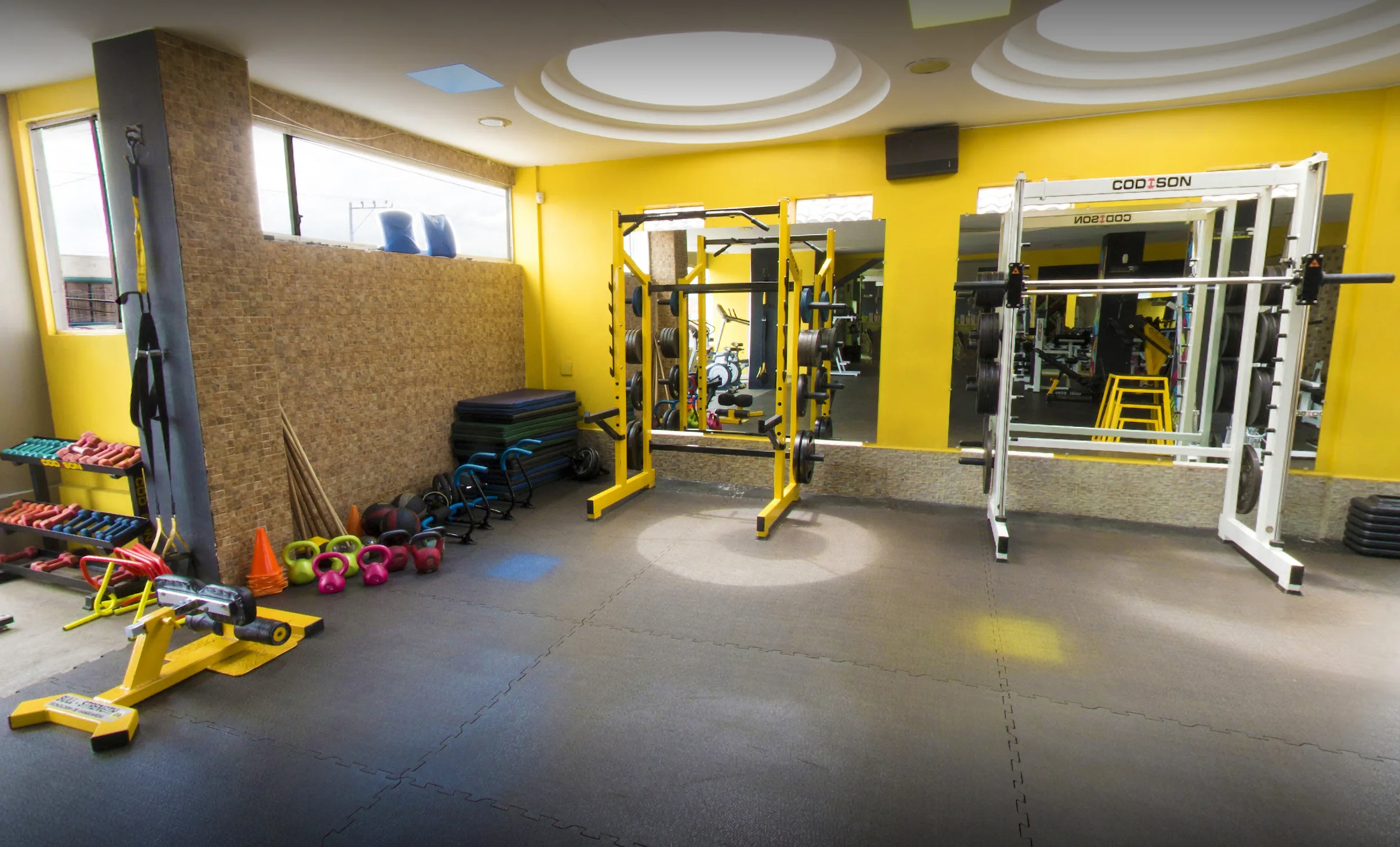 Gimnasio-fitness-factory-valle-de-los-chillos-9648